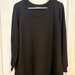 Cyrus Women's Classic Black Crew Neck Sweater